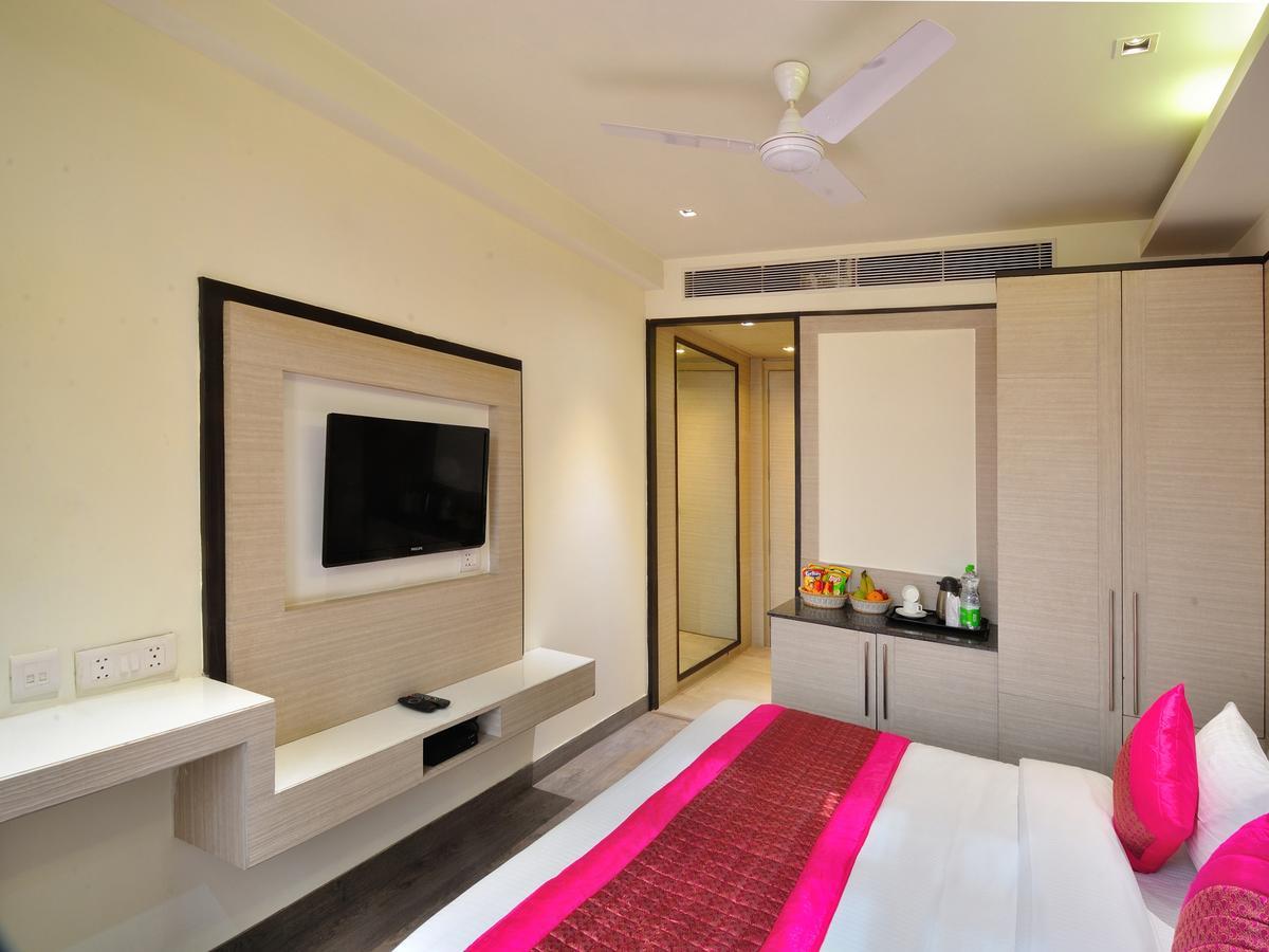 Hotel Royal Grand - Opposite Axis Bank East Patel Nagar Нью-Дели Экстерьер фото