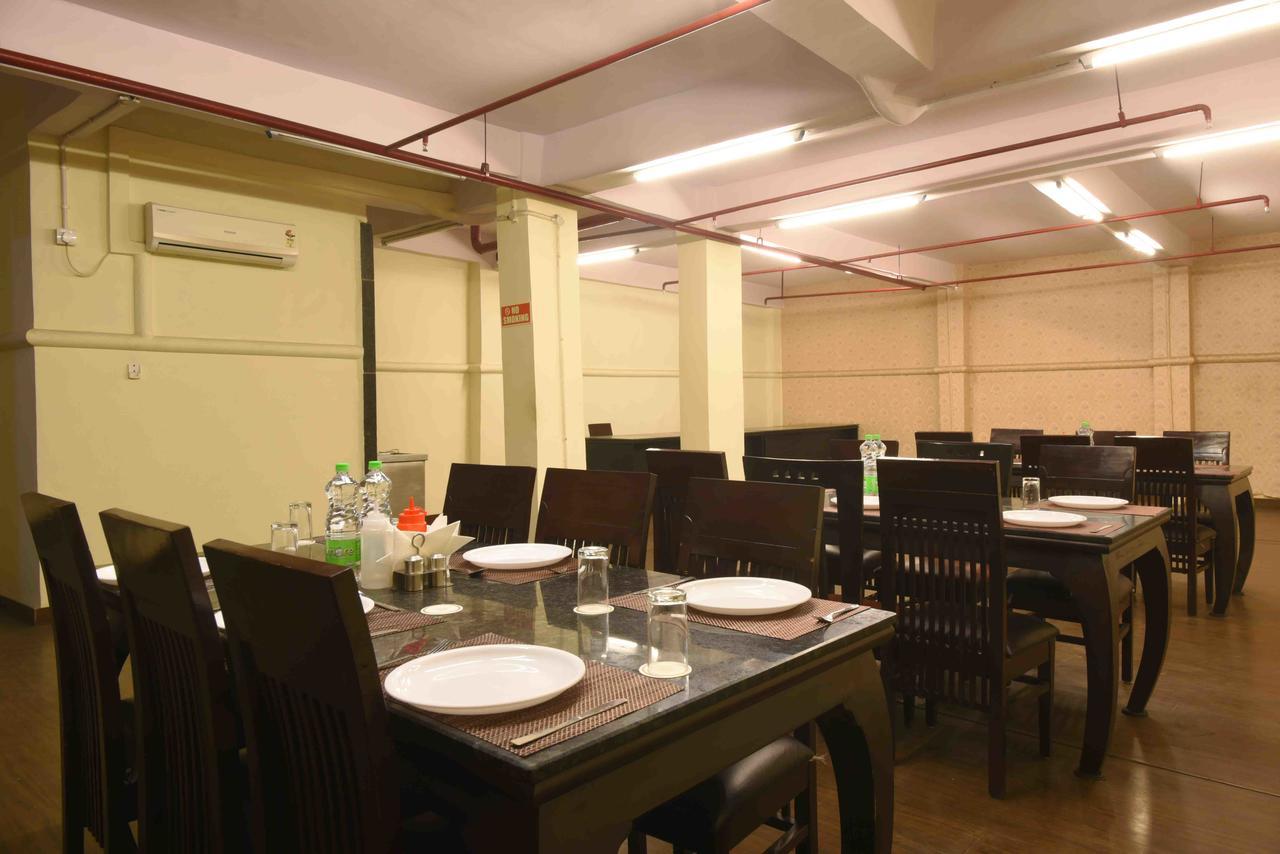 Hotel Royal Grand - Opposite Axis Bank East Patel Nagar Нью-Дели Экстерьер фото