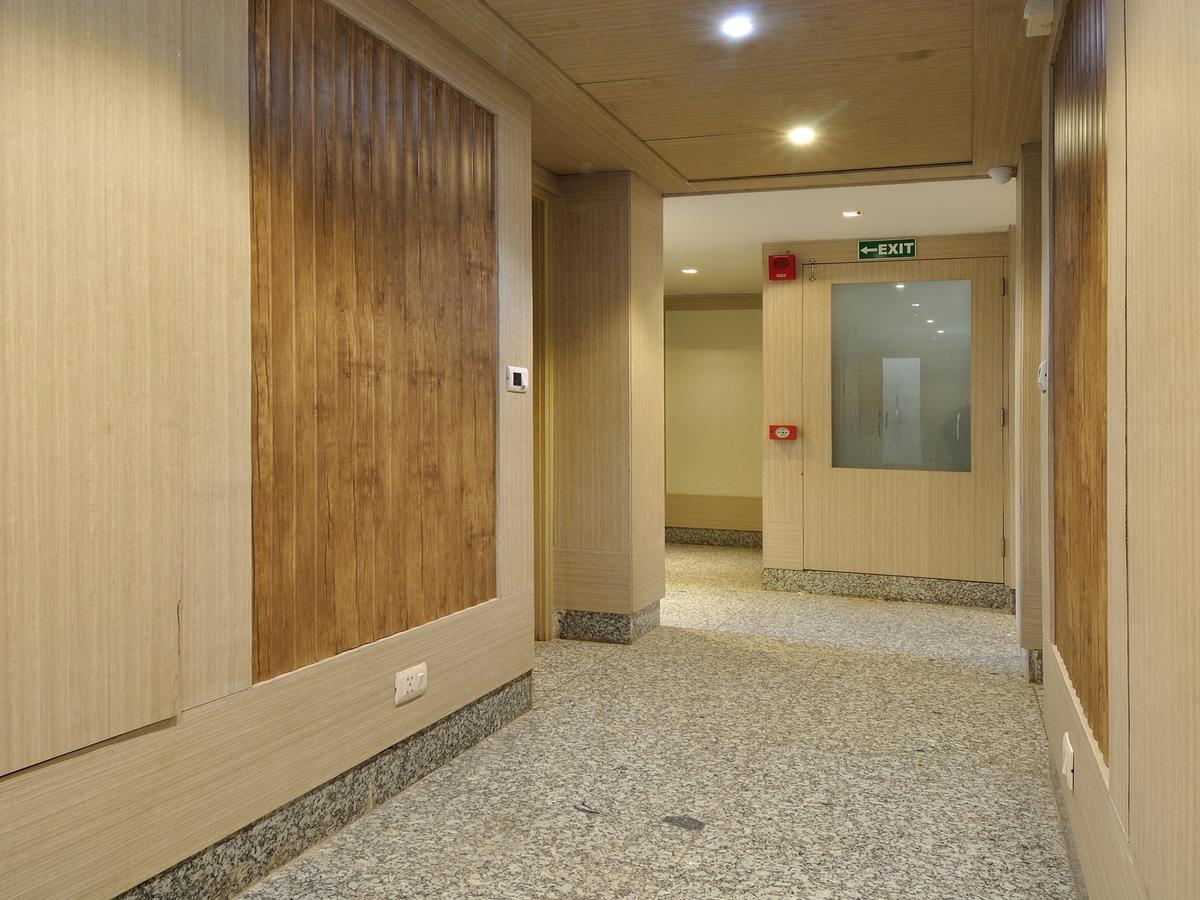 Hotel Royal Grand - Opposite Axis Bank East Patel Nagar Нью-Дели Экстерьер фото