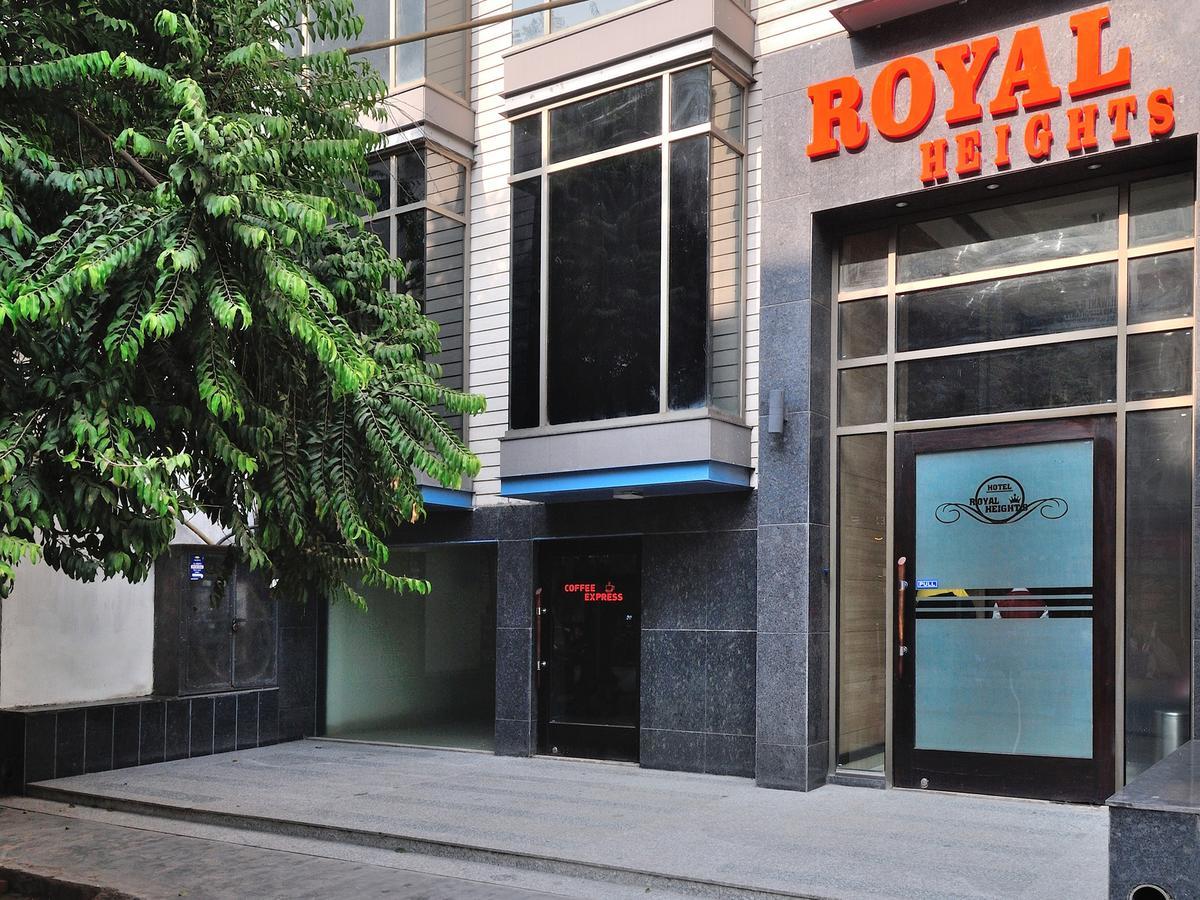 Hotel Royal Grand - Opposite Axis Bank East Patel Nagar Нью-Дели Экстерьер фото