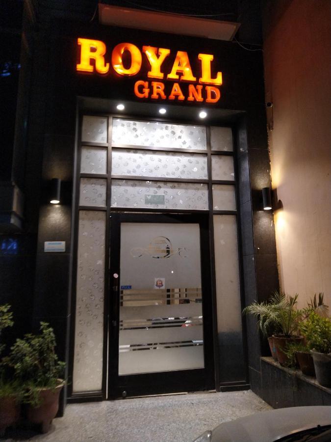 Hotel Royal Grand - Opposite Axis Bank East Patel Nagar Нью-Дели Экстерьер фото