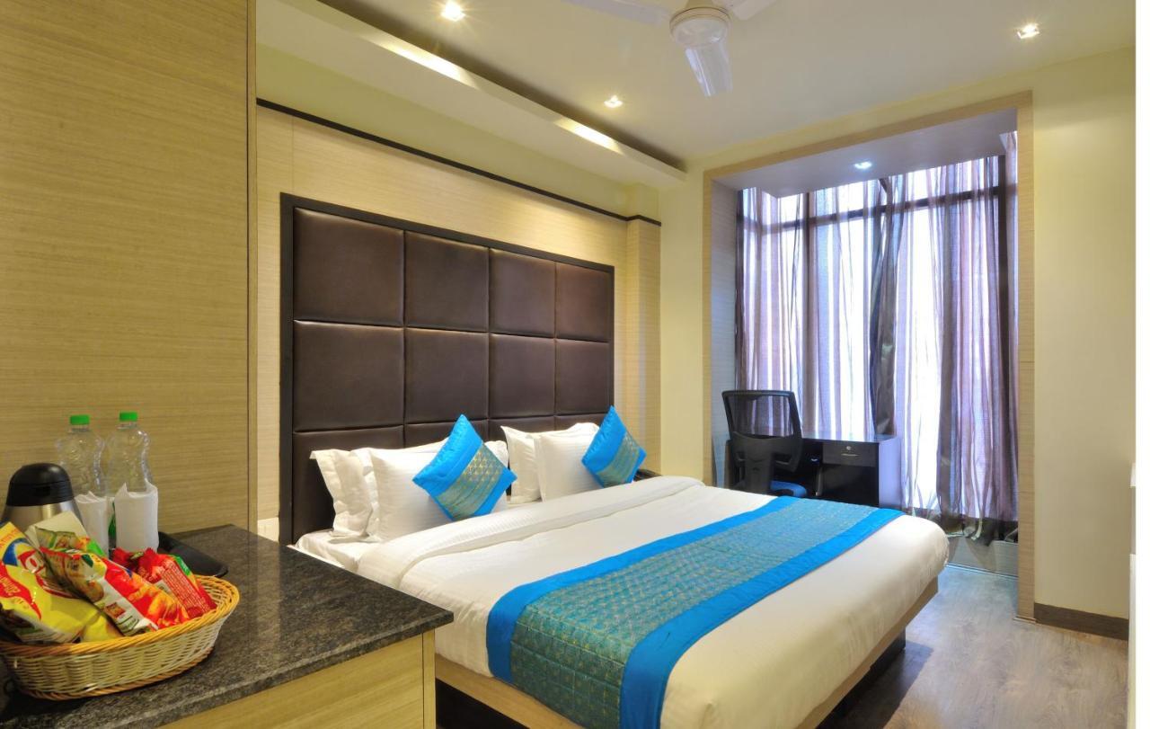 Hotel Royal Grand - Opposite Axis Bank East Patel Nagar Нью-Дели Экстерьер фото